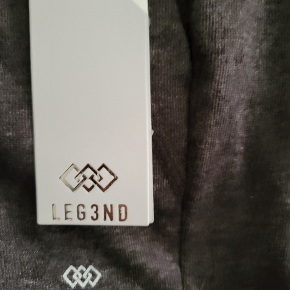 Leg3nd shorts - Picture 2 of 5